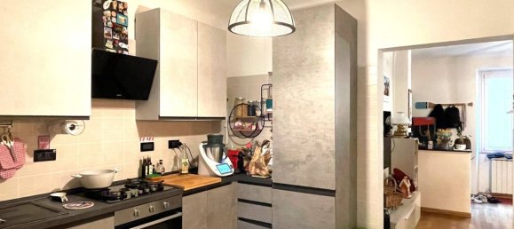 Apartamento de 2 habitaciónes en Genoa, Italy No. 39491 10