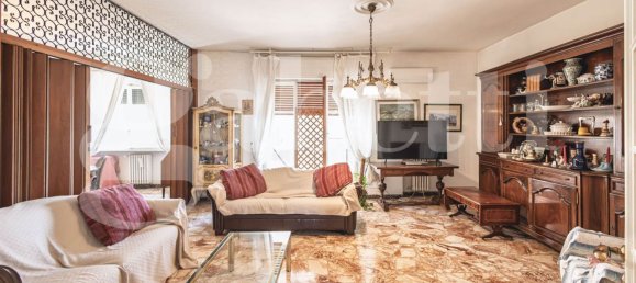 5 rooms Apartment in Cagliari, Italy No. 281170 2