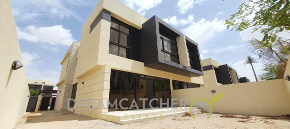 4 bedrooms Townhouse in Dubai, UAE No. 1702 12