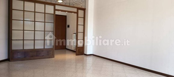 2 Schlafzimmer Wohnung in Paderno d'Adda, Italy, Nr. 318248 4