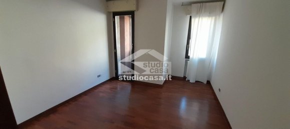 Apartamento de 4 dormitorios en Rho, Italy No. 365004 20