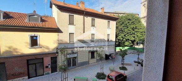 Apartamento de 4 dormitorios en Rho, Italy No. 365004 2
