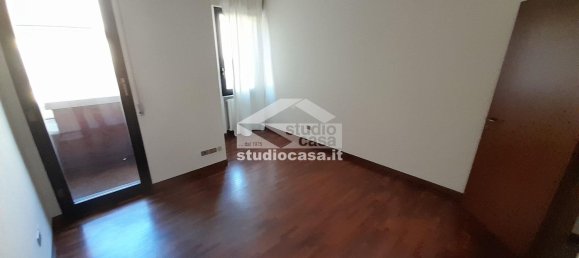 Apartamento de 4 dormitorios en Rho, Italy No. 365004 21