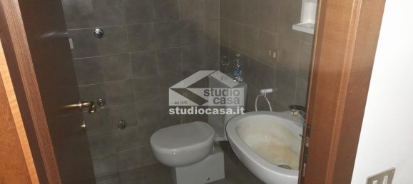 Apartamento de 4 dormitorios en Rho, Italy No. 365004 17