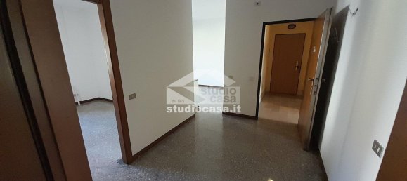 Apartamento de 4 dormitorios en Rho, Italy No. 365004 3