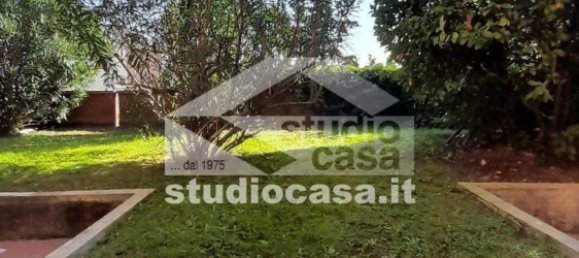 Apartamento de 4 dormitorios en Rho, Italy No. 365004 7