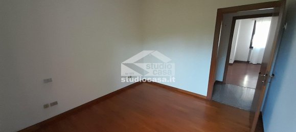 Apartamento de 4 dormitorios en Rho, Italy No. 365004 25