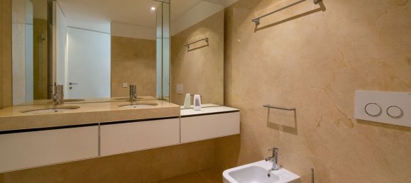 3 bedrooms Apartment in Porto, Portugal No. 132204 10