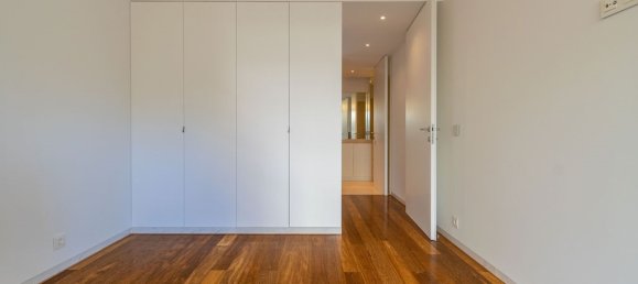 3 bedrooms Apartment in Porto, Portugal No. 132204 8