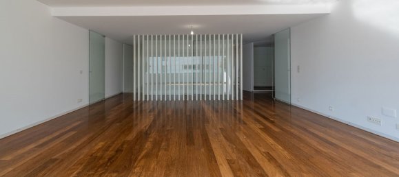 3 bedrooms Apartment in Porto, Portugal No. 132204 2