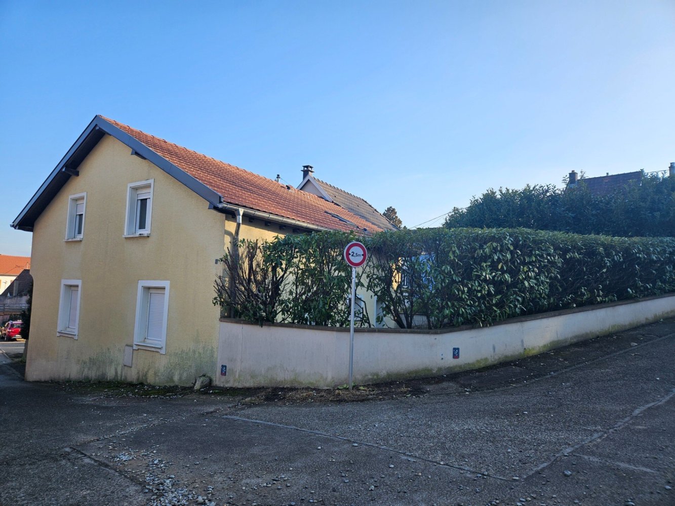 Casa de 3 dormitorios en Rixheim, France No. 228625