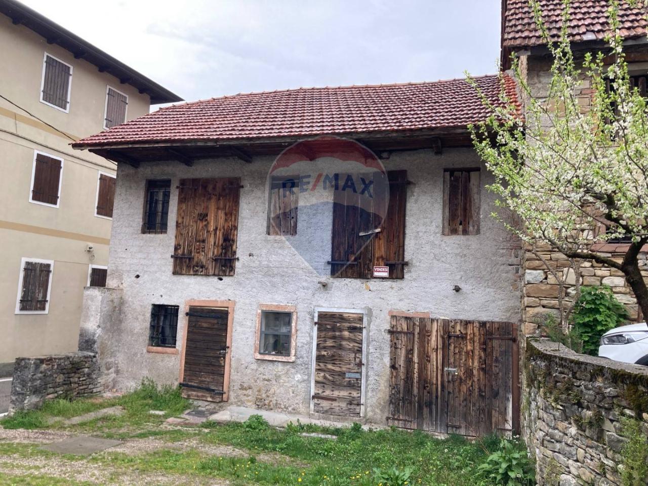 2 rooms House in Alpago, Italy No. 120848