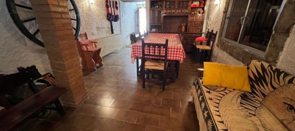 3 bedrooms House in Huesca, Spain No. 156120 3