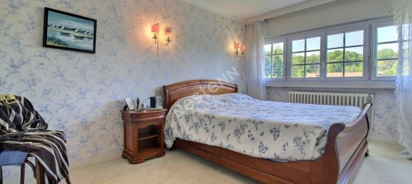 4 bedrooms House in Epernon, France No. 156529 14