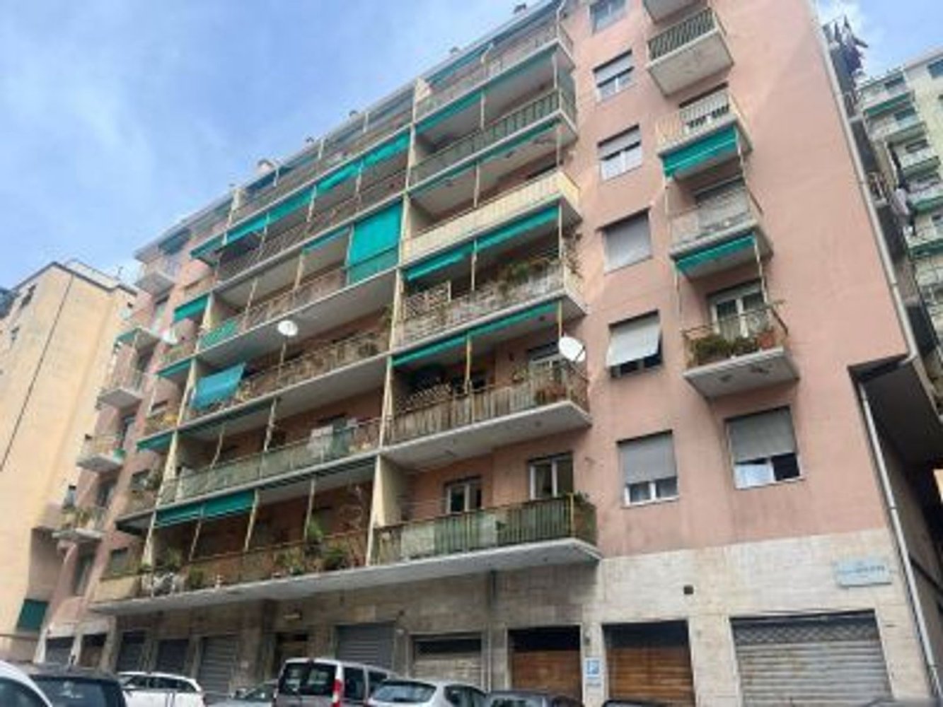 3 rooms Apartment in Genoa, Italy No. 35864