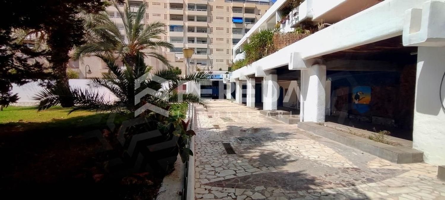 112m² Commercial property in Roquetas de Mar, Spain No. 151266