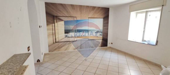 6-Zimmer Haus in Agrate Conturbia, Italy, Nr. 140620 3