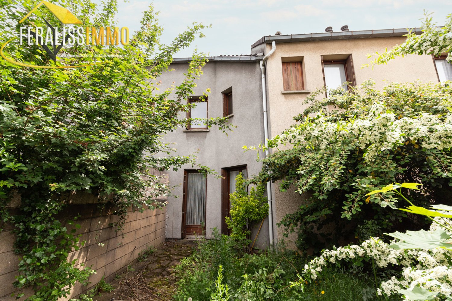 Casa de 3 dormitorios en Jouy-le-Moutier, France No. 171921