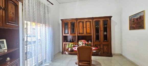 3 Schlafzimmer Wohnung in Vittoria, Italy, Nr. 50326 2