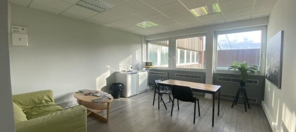 2224m² Office in Neuville-en-Ferrain, France No. 88999 2