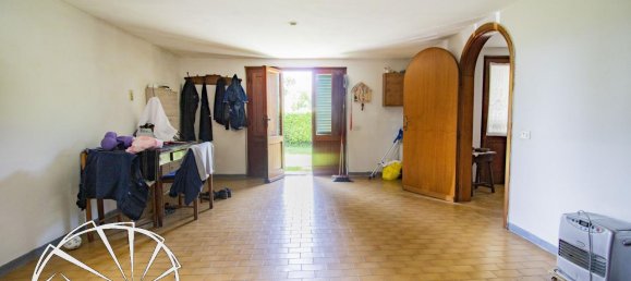 Вилла с 6 комнатами в Прато, Италия № 25243 9