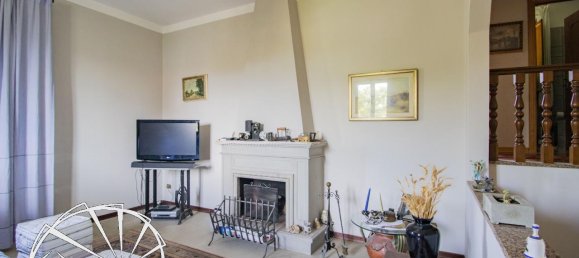 Вилла с 6 комнатами в Прато, Италия № 25243 17