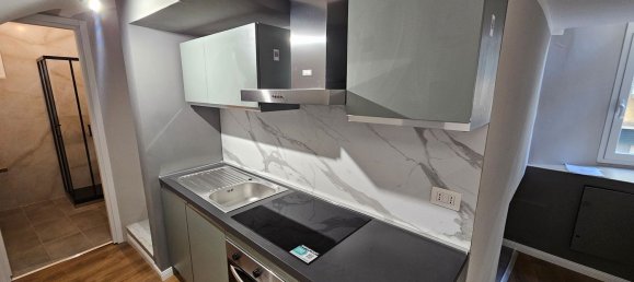 6 rooms Apartment in Genoa, Italy No. 39207 23