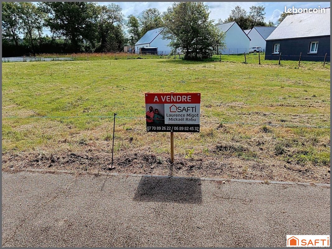 Terreno en Lusanger, France 1212 m² No. 112485