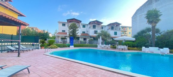 6 rooms Villa in Giugliano in Campania, Italy No. 88792 8