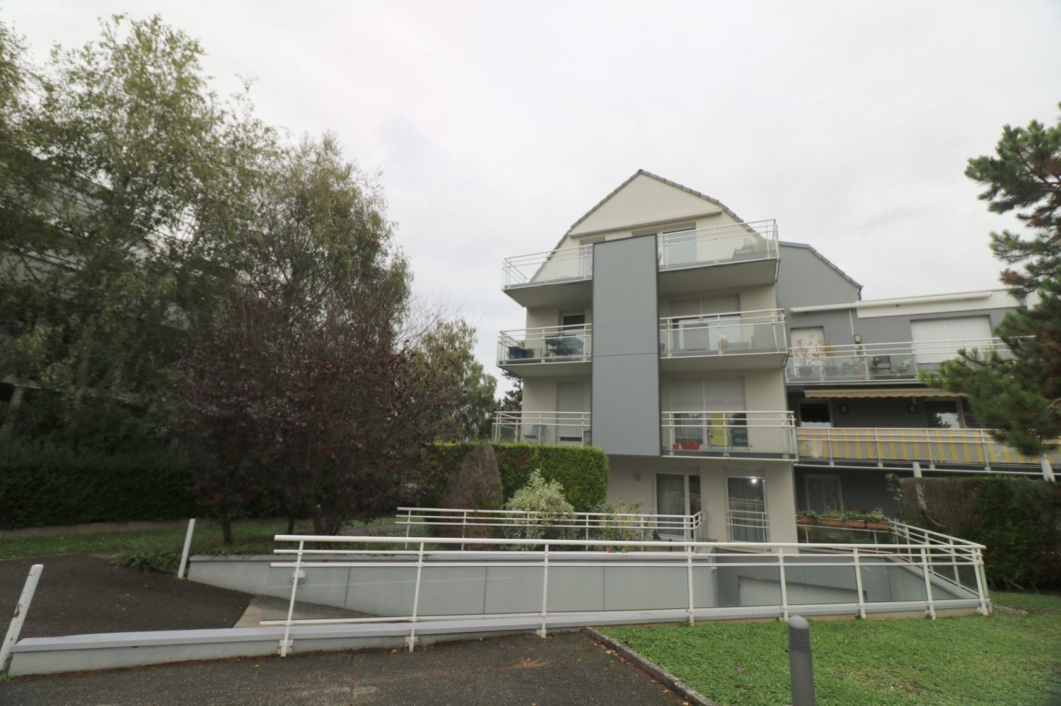 2 chambres Appartement à Eckbolsheim, France No. 220480