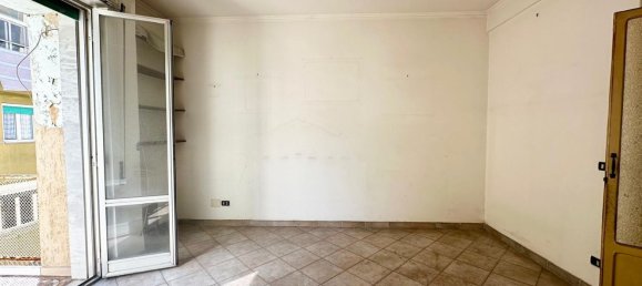 3 rooms Apartment in Naples, Italy No. 31954 9