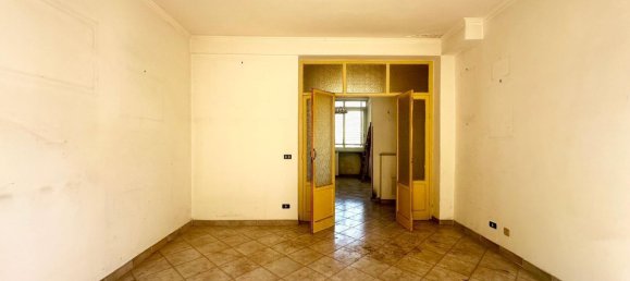 3 rooms Apartment in Naples, Italy No. 31954 8