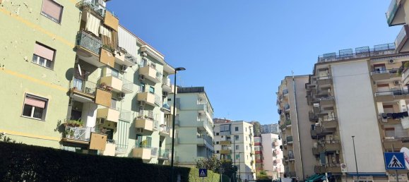 3 rooms Apartment in Naples, Italy No. 31954 2