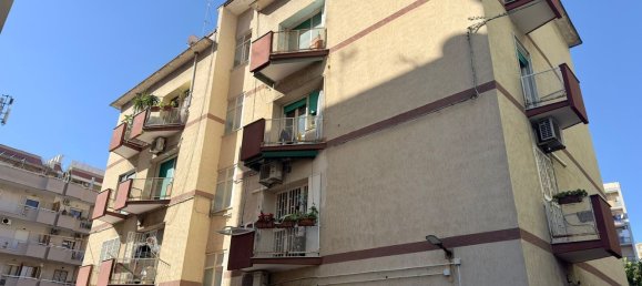 3 rooms Apartment in Naples, Italy No. 31954 5