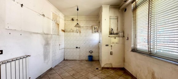 3 rooms Apartment in Naples, Italy No. 31954 7