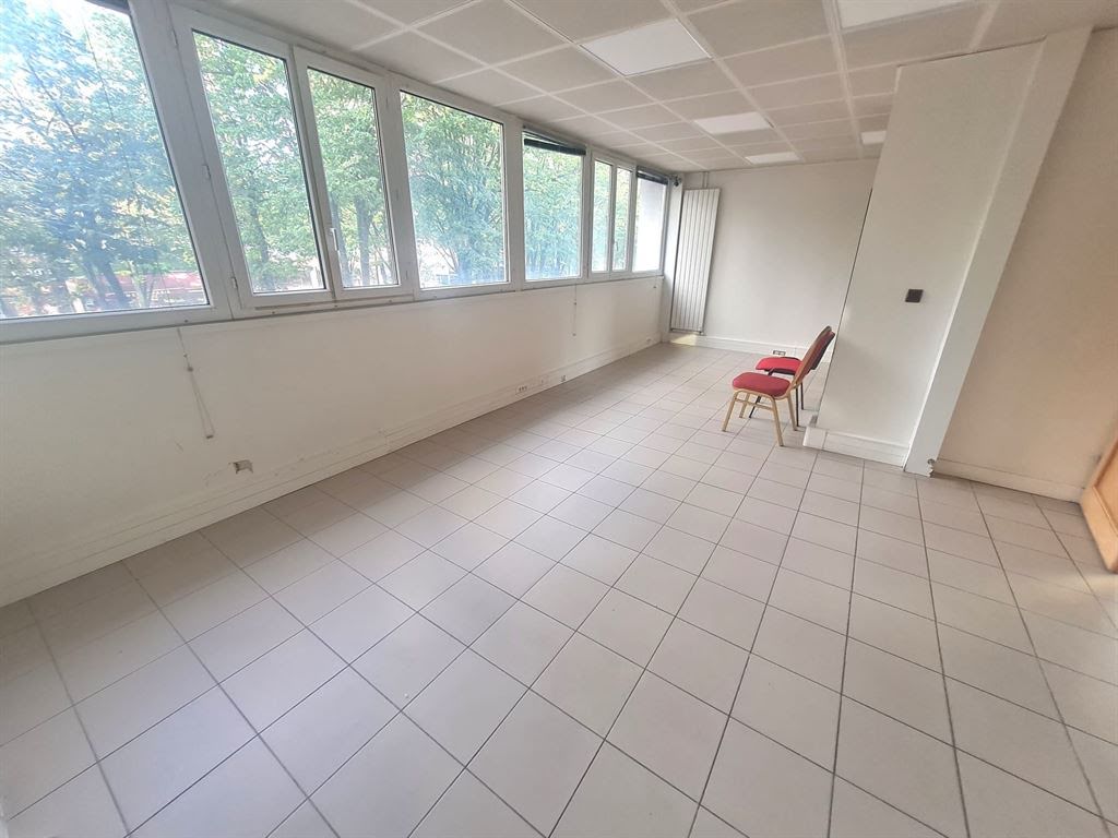 Propiedad comercial en Paris, France 103 m² No. 145772