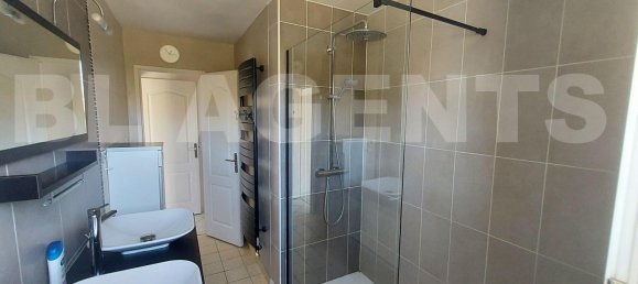 4 bedrooms House in Barjouville, France No. 341888 6