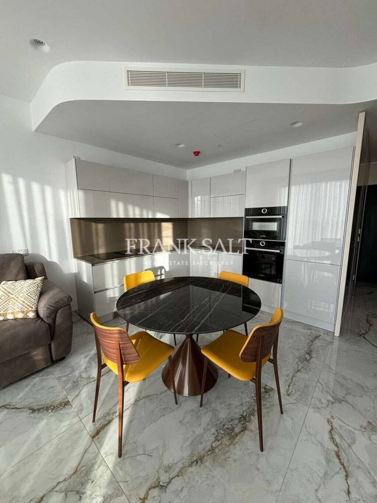 Квартира с 1 спальней в Сент-Джулианс, Мальта № 8209