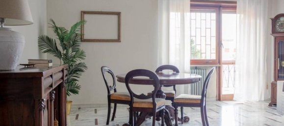 4 rooms Apartment in Rome, Italy No. 36330 2