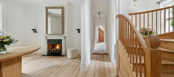 8 bedrooms House in Weybridge, United Kingdom No. 13139 12