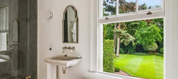 8 bedrooms House in Weybridge, United Kingdom No. 13139 13