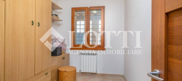 1 bedroom Apartment in Calcinaia, Italy No. 49208 20