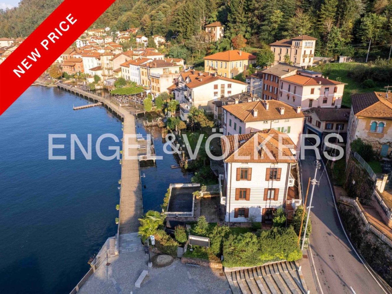 4 bedrooms Villa in Porto Ceresio, Italy No. 102264