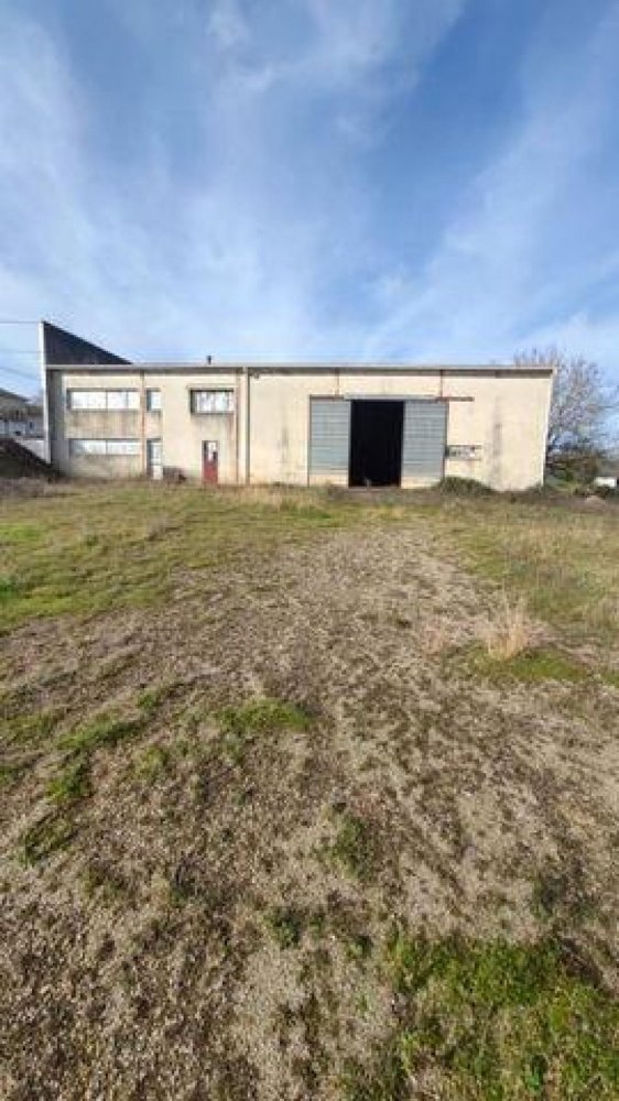 750m² Office in Montbron, France No. 19453