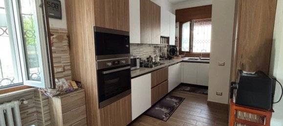 3 rooms Apartment in Rho, Italy No. 290562 10
