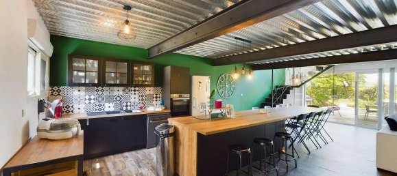 3 Schlafzimmer Haus in Channes, France, Nr. 95332 5