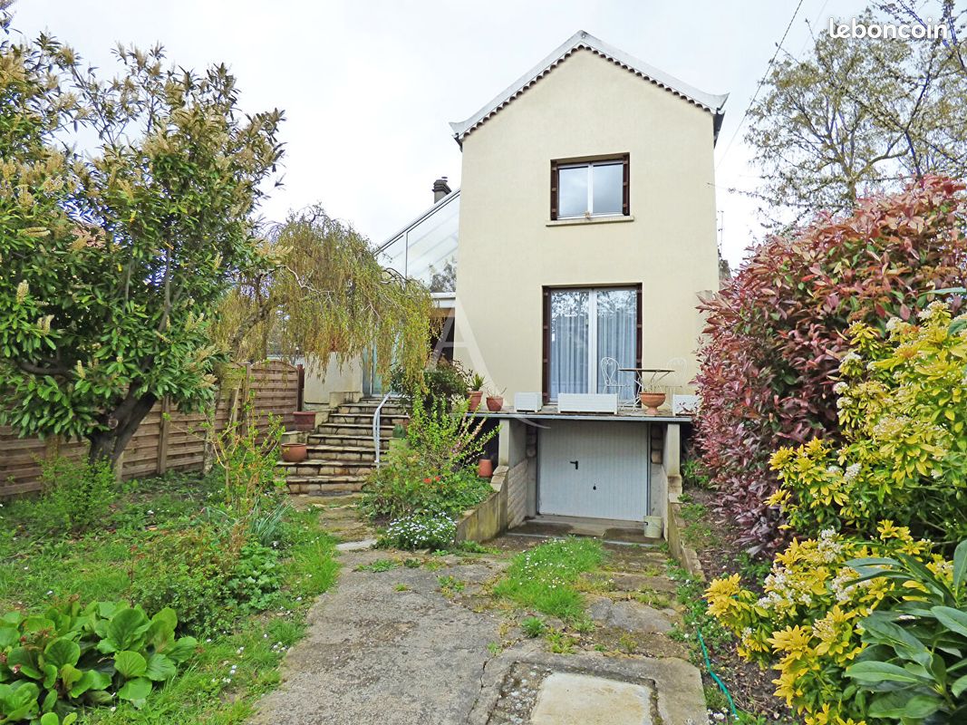 3 bedrooms House in Neuilly-sur-Marne, France No. 183023