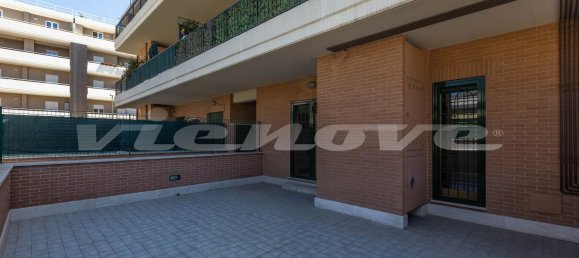 Квартира с 2 комнатами в Рим, Италия № 12285 11