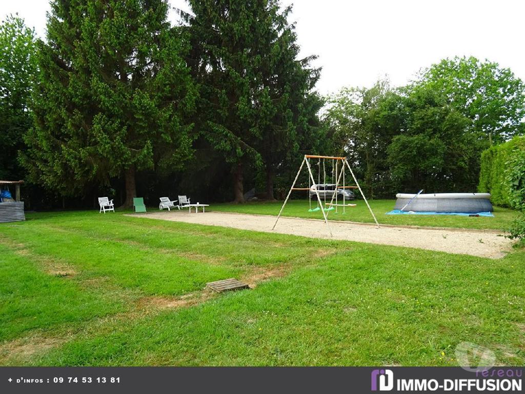 Casa de 4 habitaciónes en Meauce, France No. 104989