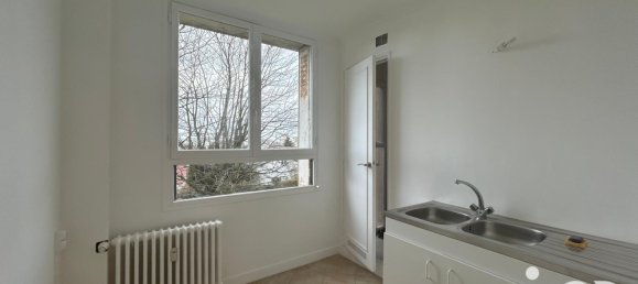 2 bedrooms Apartment in Chatillon, France No. 163409 11